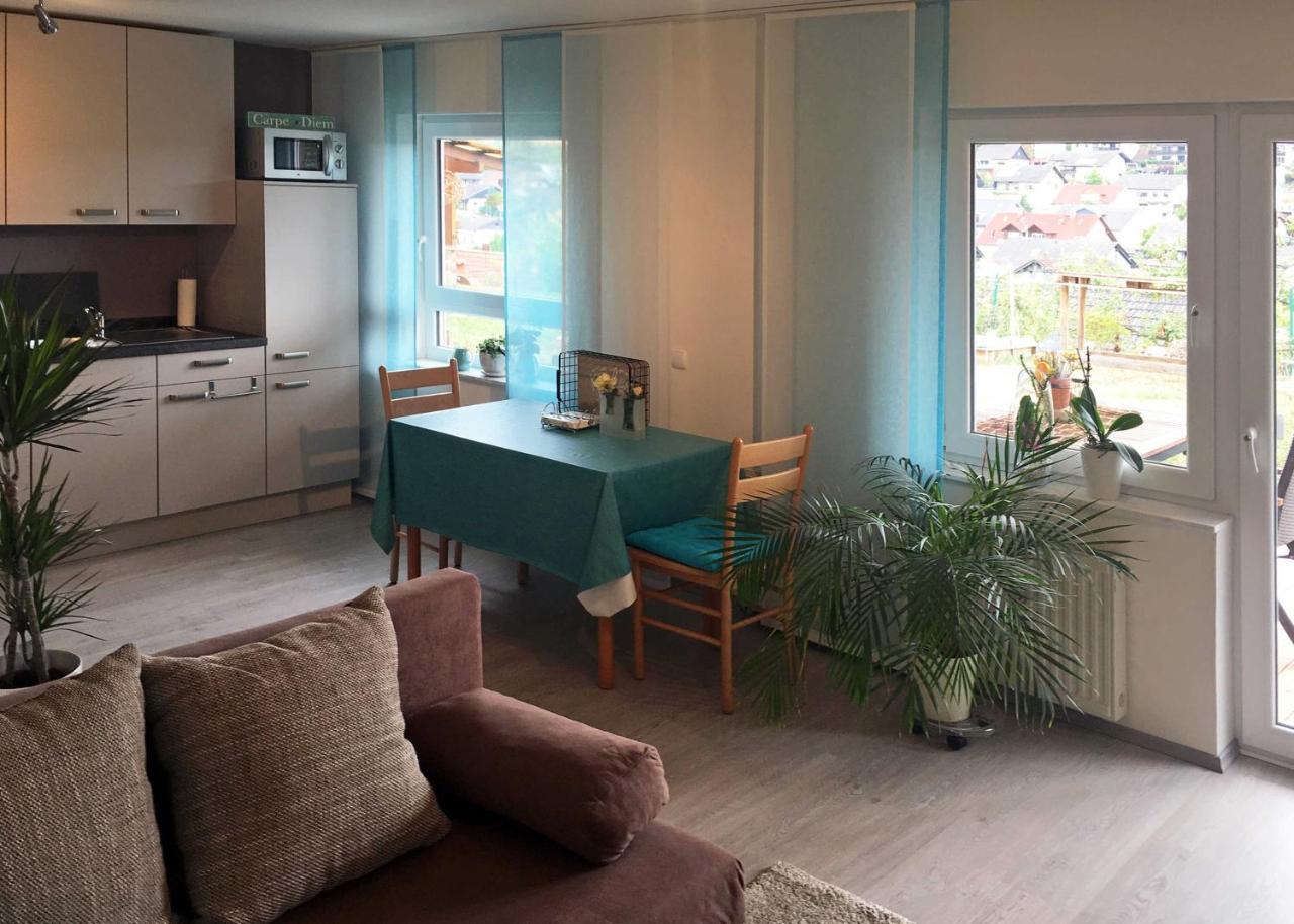 Ferienwohnung Im Paradies Momlingen ภายนอก รูปภาพ